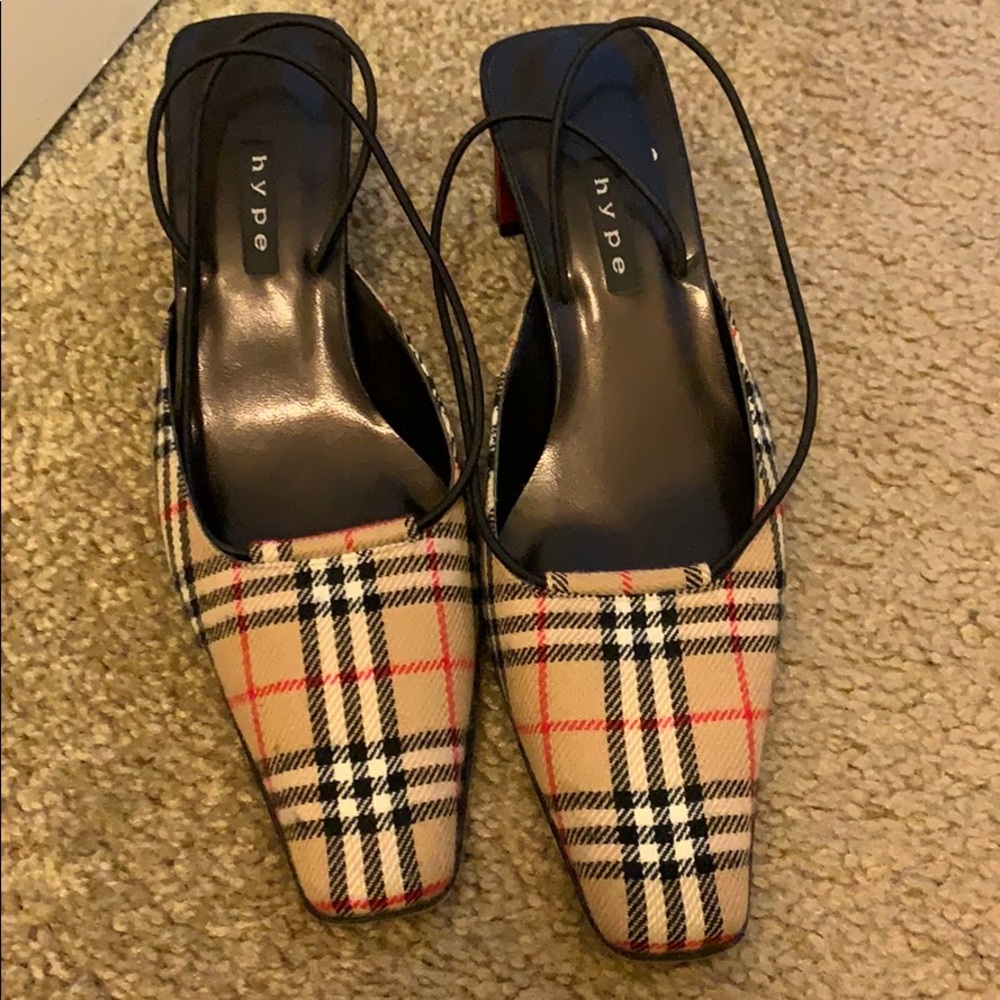 Cute plaid shoes.